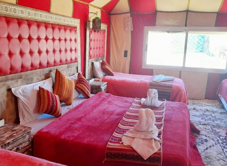 مبيت وإفطار Best Desert Luxury Camp