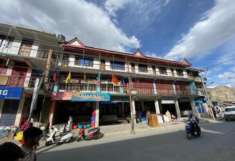 Hotel Ashiyana