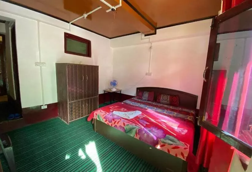 Hotel Ashiyana