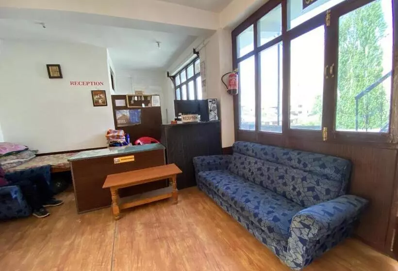 Hotel Ashiyana