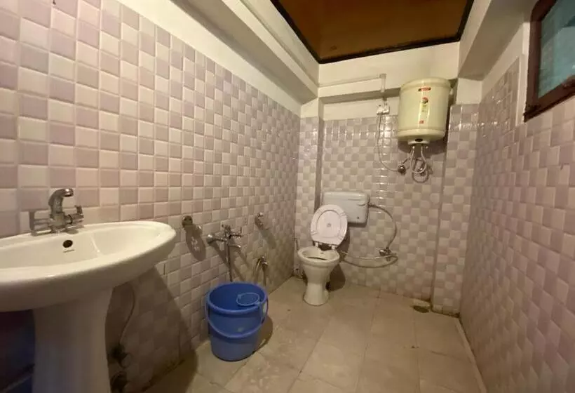 Hotel Ashiyana