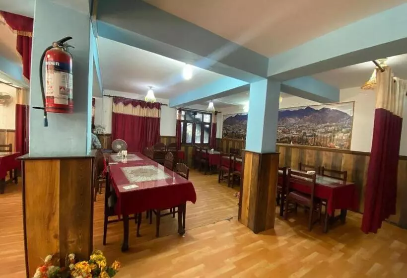 Hotel Ashiyana