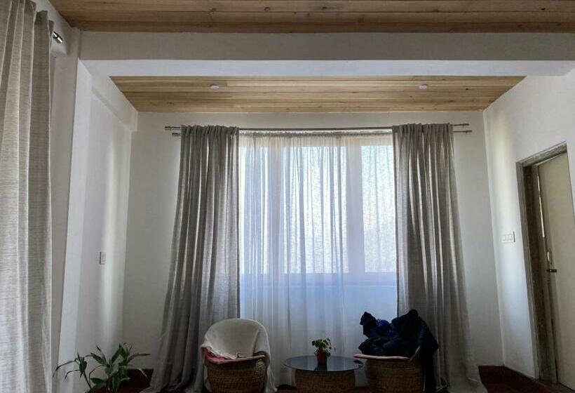 בית מלון כפרי Miknaon Farm Stay