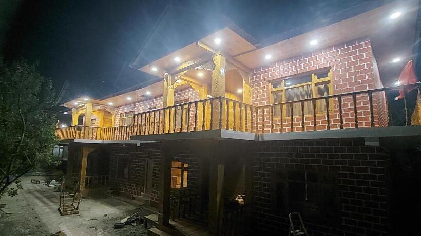 בית מלון כפרי Royal Hillcrest