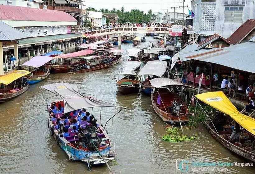 ペンション บ้านสวนอุดมสวัสดิ์ อัมพวา