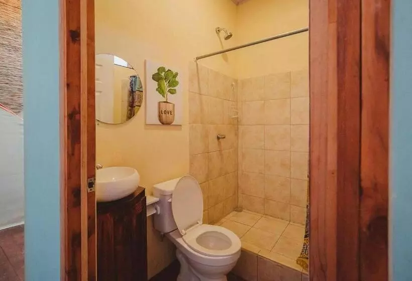 Majatalo Habitat Surf Glamp