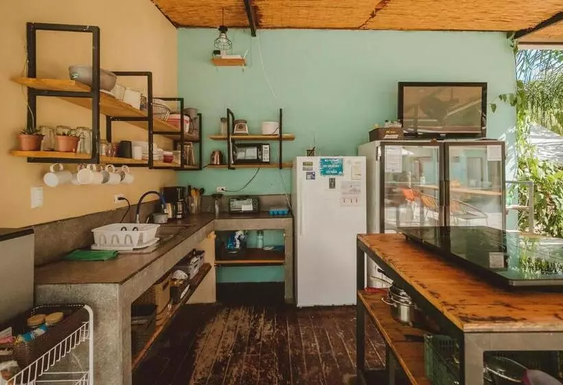 Majatalo Habitat Surf Glamp