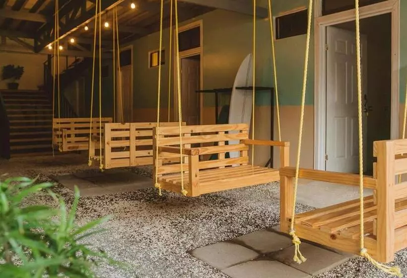 Majatalo Habitat Surf Glamp