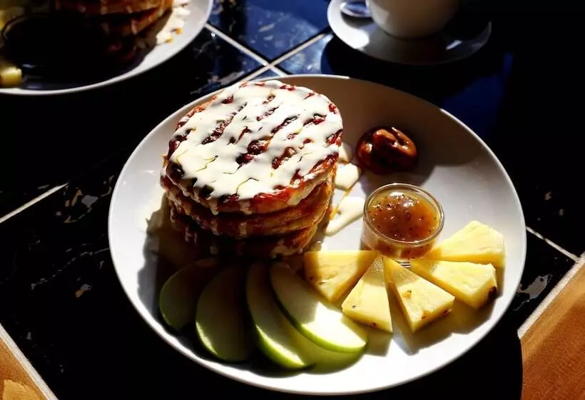 هتل Costa Azul Bed & Breakfast   Hostel