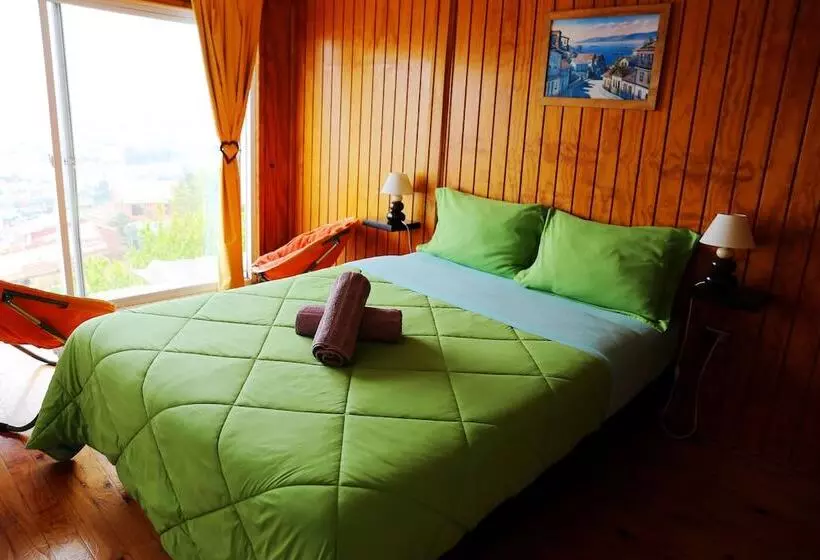 هتل Costa Azul Bed & Breakfast   Hostel