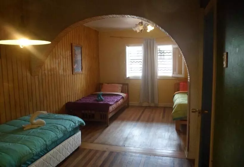 هتل Costa Azul Bed & Breakfast   Hostel