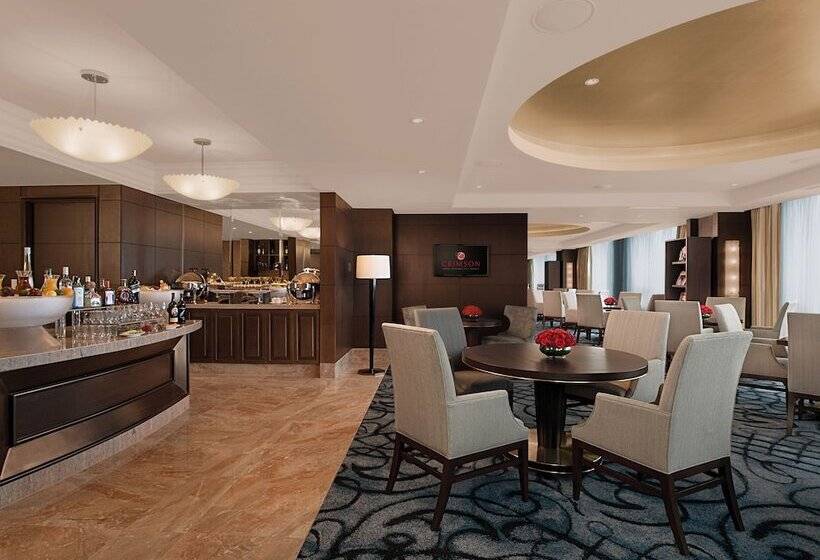 Crimson Hotel Filinvest City, Manila