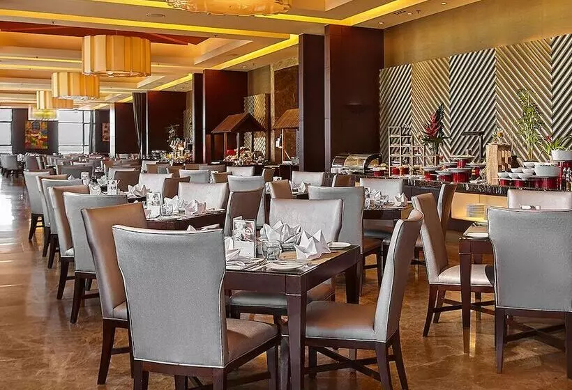 Crimson Hotel Filinvest City, Manila