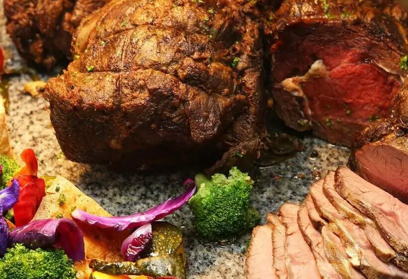 Crimson Hotel Filinvest City, Manila