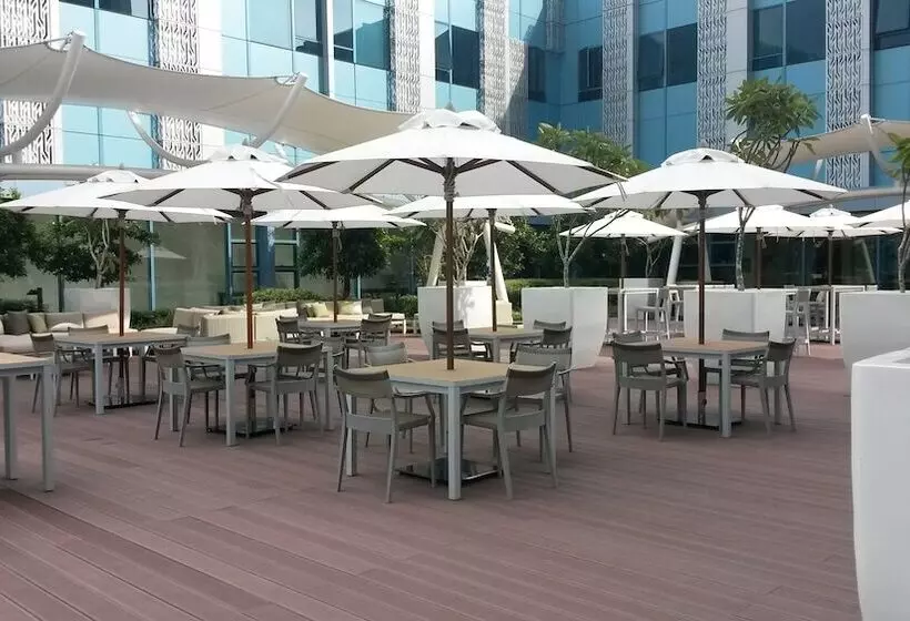 Crimson Hotel Filinvest City, Manila