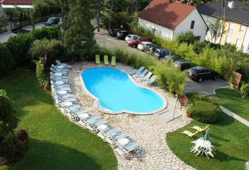 호텔 Holiday Club Füred