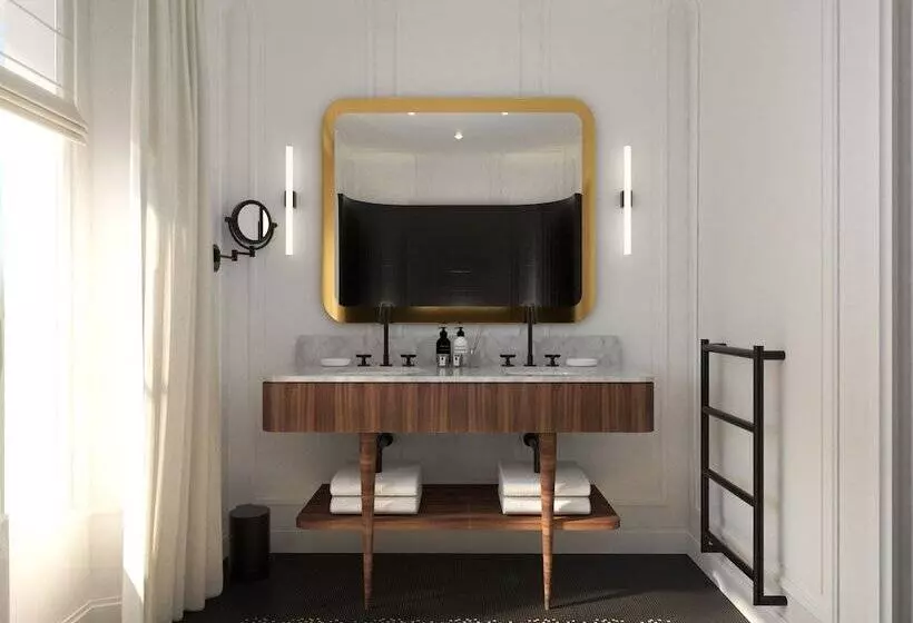 Отель Hôtel Les Lumières Relais & Châteaux