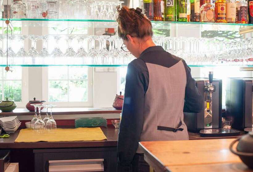 ホテル The Originals Hôtel Le Cise Restaurant Chambres Et Suites