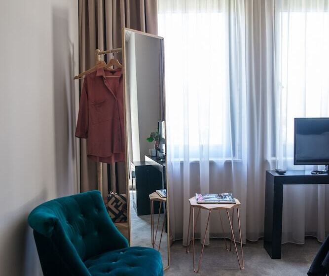 هتل Reverence Boutique