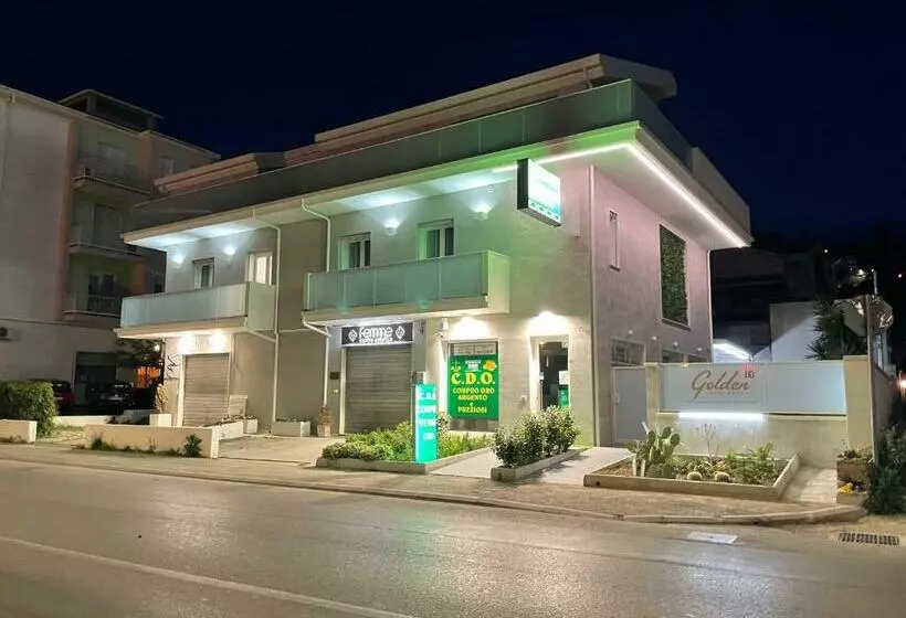 تختخواب و صبحانه Golden Apartments
