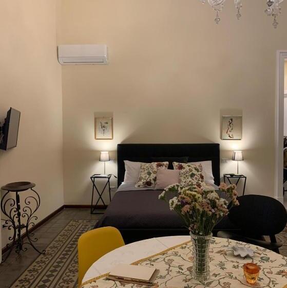 تختخواب و صبحانه Lex Suites