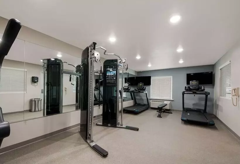 هتل Woodspring Suites San Antonio Utsa   Medical Center