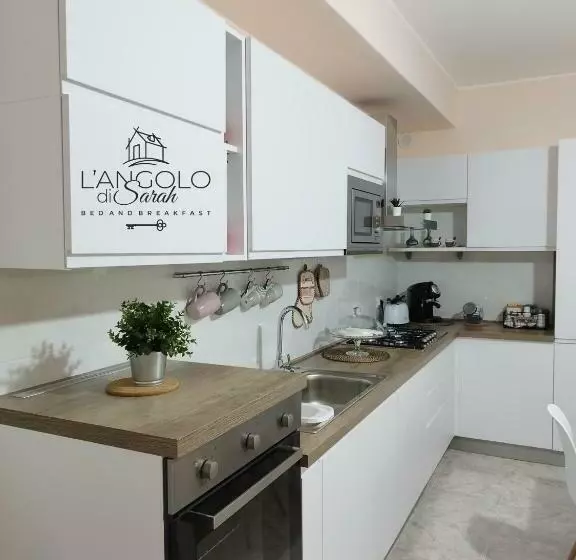تختخواب و صبحانه L Angolo Di Sarah