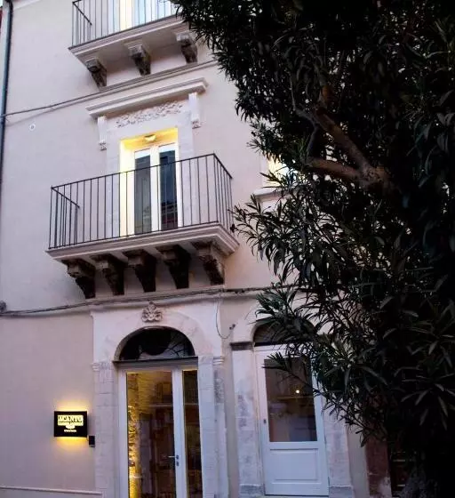 پانسیون Acanto  Viaggio Barocco