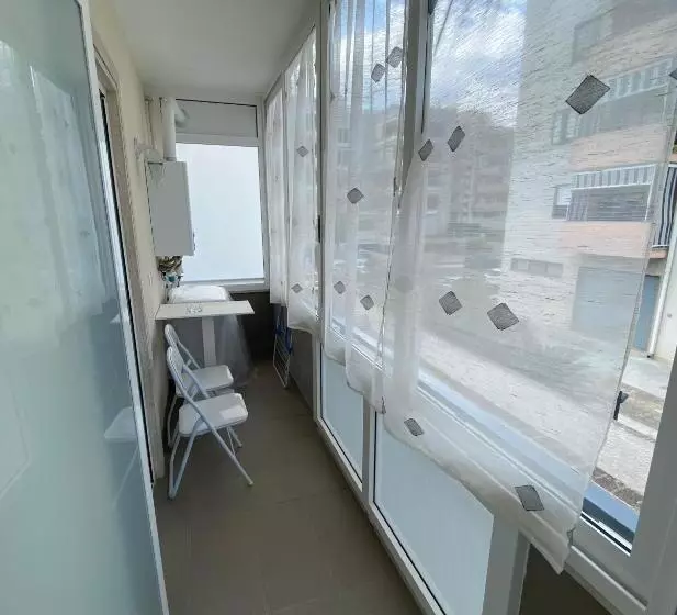 تختخواب و صبحانه Iris