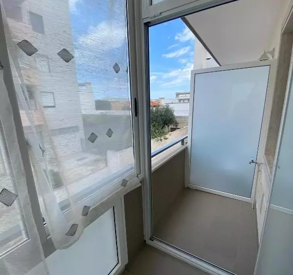 تختخواب و صبحانه Iris