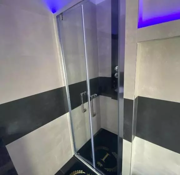 تختخواب و صبحانه Iris