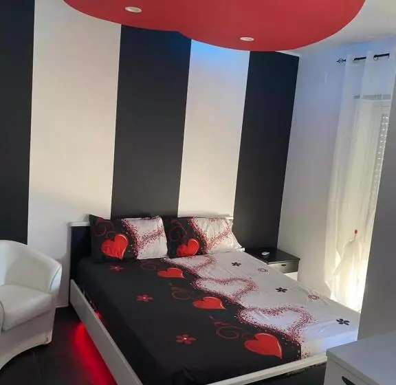 تختخواب و صبحانه Iris