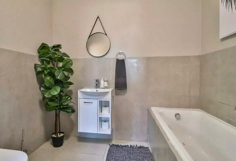 Majatalo Featherwood Farm & Nyala Lodge