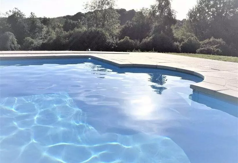 ペンション La Fontaine Romy