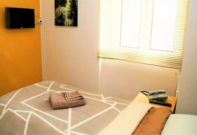 پانسیون Vilas Ambasador Bratin Dol