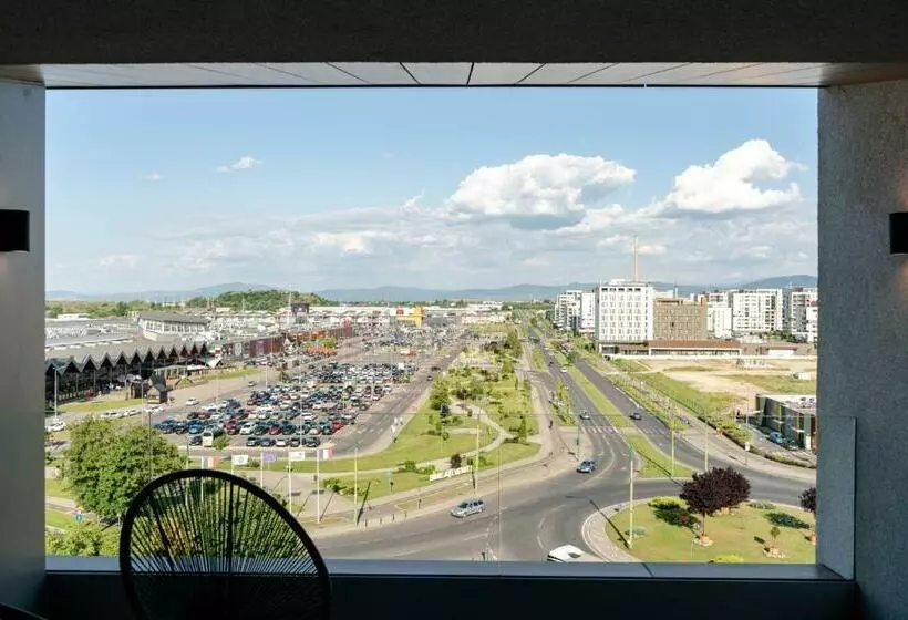 Apart B&v 55 Qualis   Luxury Mountain Escape