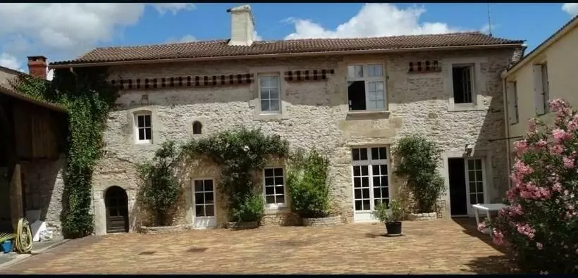 ペンション L Heureux Lay