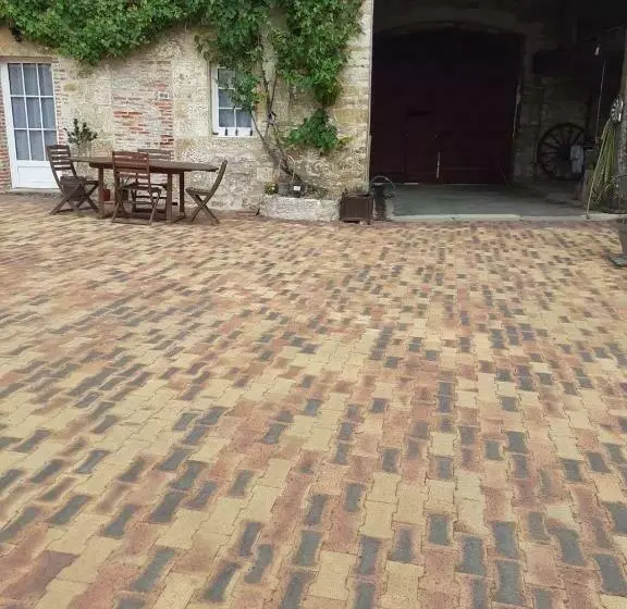 ペンション L Heureux Lay