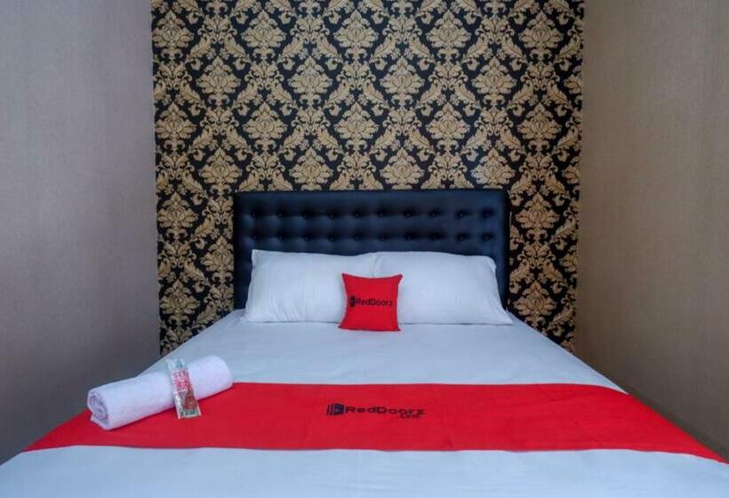 Otel Reddoorz Syariah Near Stasiun Gumilir Cilacap