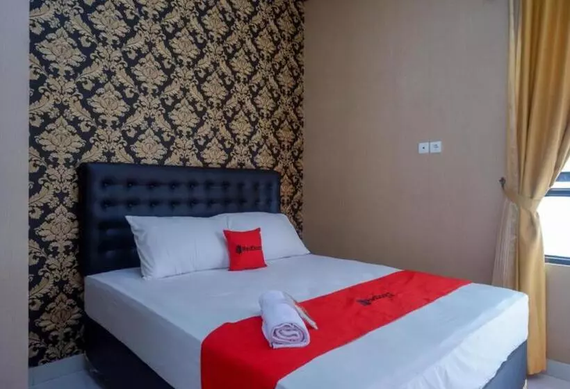 Hotelli Reddoorz Syariah Near Stasiun Gumilir Cilacap