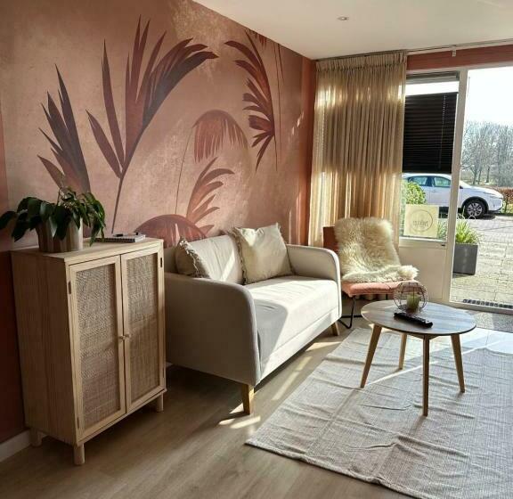 פנסיון Zwikker Aan De Haven