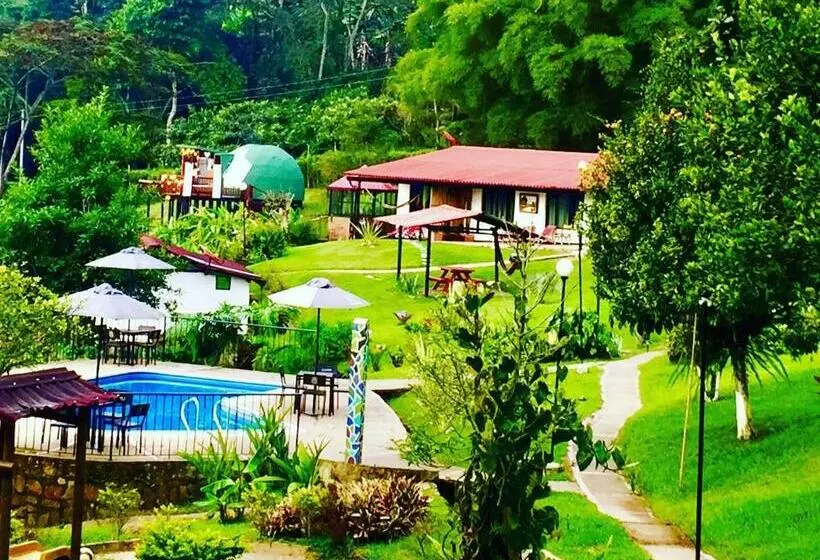 Aamiaismajoitus (B&B) Glamping Y Cabañas Travel Experiences