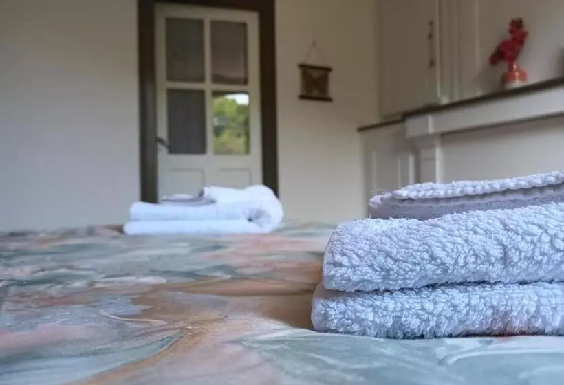 Aamiaismajoitus (B&B) Chambres D Hôtes Le Veilleur De Noblat