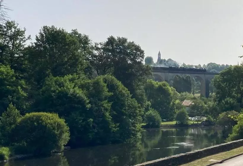 Aamiaismajoitus (B&B) Chambres D Hôtes Le Veilleur De Noblat