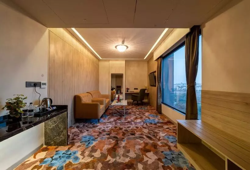 Hotelli The Monarch At Chakan Midc, Pune