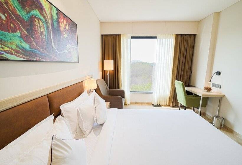 Hotelli The Monarch At Chakan Midc, Pune