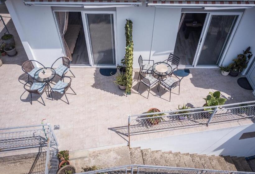 پانسیون Apartments Jelena Ulcinj