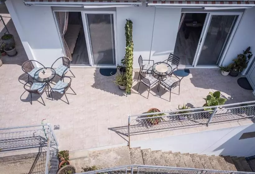 پانسیون Apartments Jelena Ulcinj