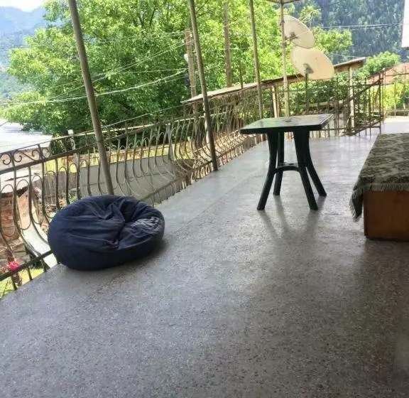 پانسیون Tristan Guest House