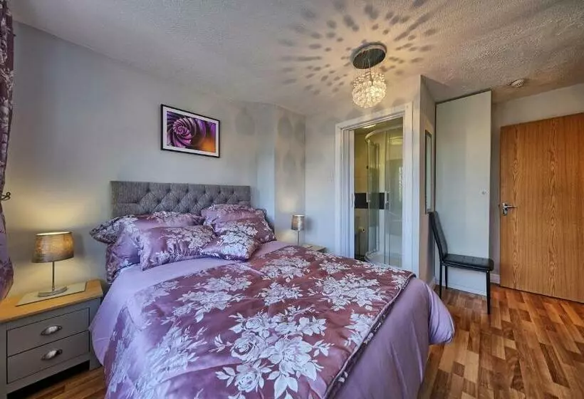 Majatalo Upton Village Guest House